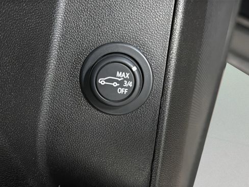 Used 2021 Chevrolet Equinox LT image 16