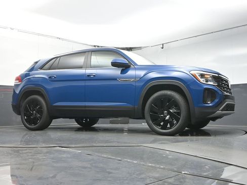 New 2026 Volkswagen Atlas Cross Sport SE FWD image 31