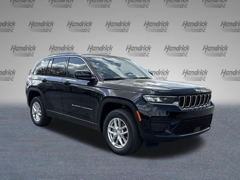 New 2026 Jeep Grand Cherokee Laredo RWD image 2