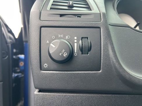 Used 2009 Dodge Challenger R/T image 10