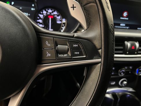 Used 2018 Alfa Romeo Stelvio Ti Sport image 19