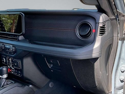 Certified 2025 Jeep Wrangler Unlimited Rubicon w/ Convenience Group AWD/4WD image 17