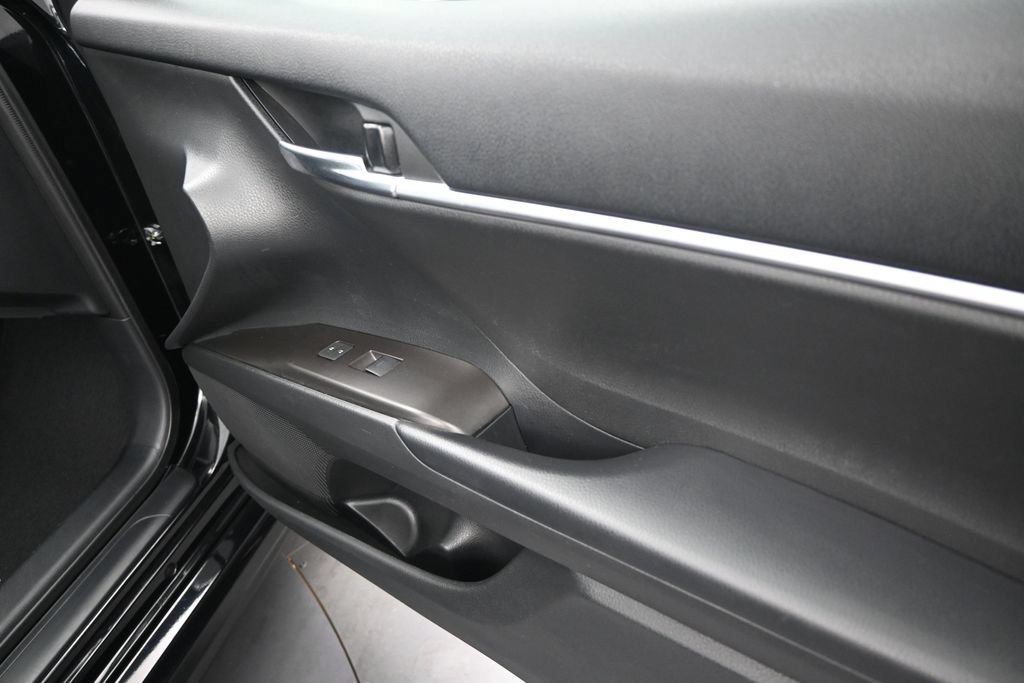 Used 2023 Toyota Camry SE FWD image 23