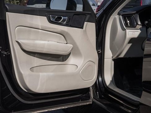 Certified 2023 Volvo XC60 B6 Ultimate w/ Protection Package Premier image 37