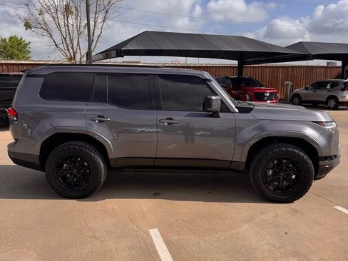 Used 2026 Lexus GX 550 w/ Accessory Package (2T) image 9