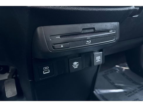 Certified 2024 Honda Odyssey Elite image 32