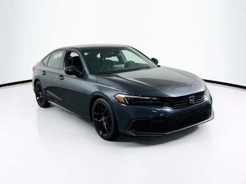 Used 2023 Honda Civic Sport image 3