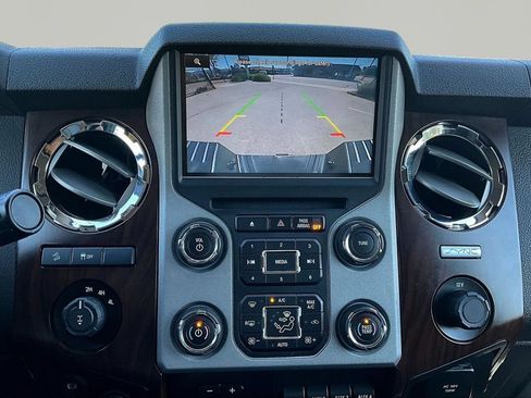 Used 2015 Ford F250 Lariat w/ Lariat Interior Package AWD/4WD image 12