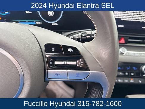 Used 2024 Hyundai Elantra SEL w/ Convenience Package FWD image 18