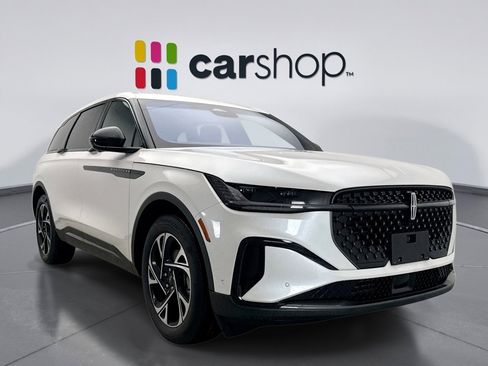 Used 2024 Lincoln Nautilus Premier w/ Equipment Group 102A image 7