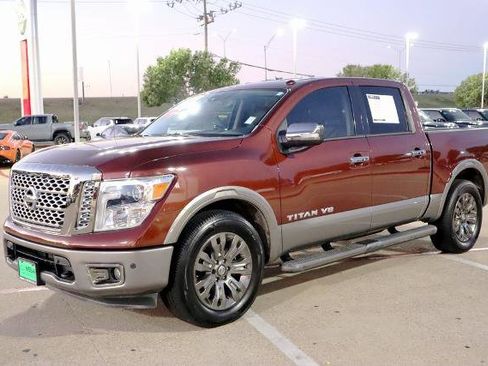Certified 2019 Nissan Titan Platinum Reserve image 3