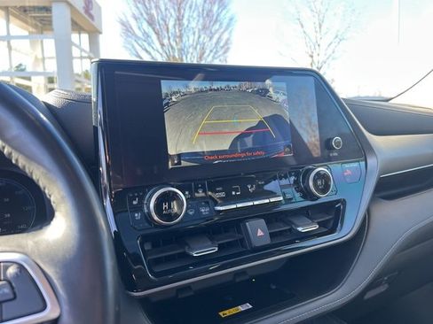 Used 2023 Toyota Highlander Limited image 20