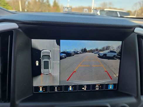 Used 2023 GMC Terrain SLT w/ Tech Package image 21