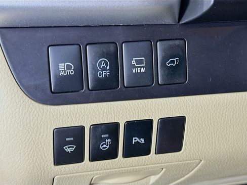 Used 2017 Toyota Highlander Limited Platinum image 17