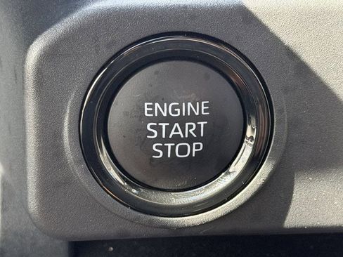 Used 2025 Toyota Tacoma SR AWD/4WD image 22