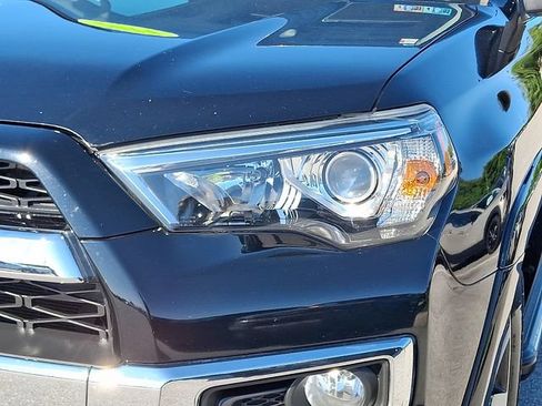 Used 2014 Toyota 4Runner Limited AWD/4WD image 9