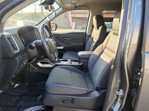 Used 2022 Nissan Frontier SV image 13