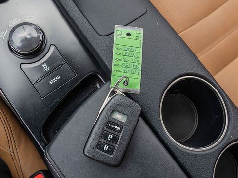 Used 2014 Lexus IS 350 w/ Luxury Package w/Brown Wood image 31