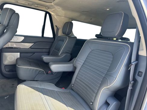 Used 2022 Lincoln Navigator L Black Label image 10