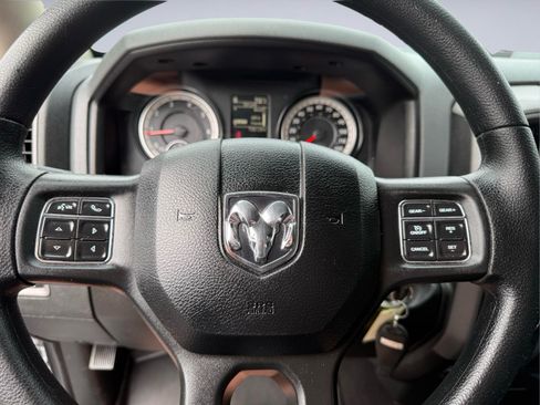 Used 2019 RAM 1500 Express AWD/4WD image 30