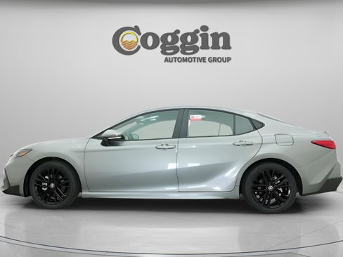 New 2026 Toyota Camry SE FWD image 6