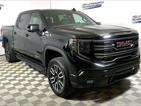 Used 2025 GMC Sierra 1500 AT4 w/ AT4 Premium Package AWD/4WD image 3
