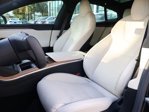 Used 2021 Tesla Model S Plaid image 29