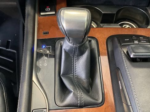 Used 2017 Lexus LX 570 4WD w/ Luxury Package image 22