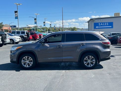 Used 2014 Toyota Highlander XLE AWD/4WD image 8