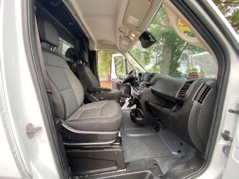 Used 2023 RAM ProMaster 2500 w/ Black Appearance Package image 17