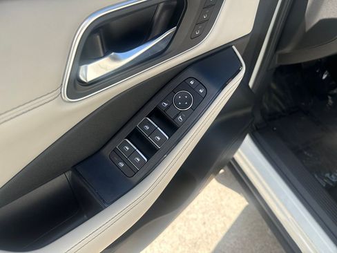 Used 2021 Nissan Rogue SL w/ Premium Package image 12