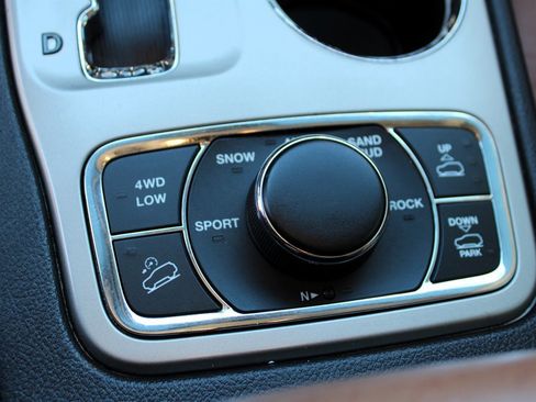 Used 2012 Jeep Grand Cherokee Overland image 29