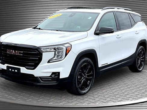 Used 2022 GMC Terrain SLT w/ Infotainment Package II AWD/4WD image 3