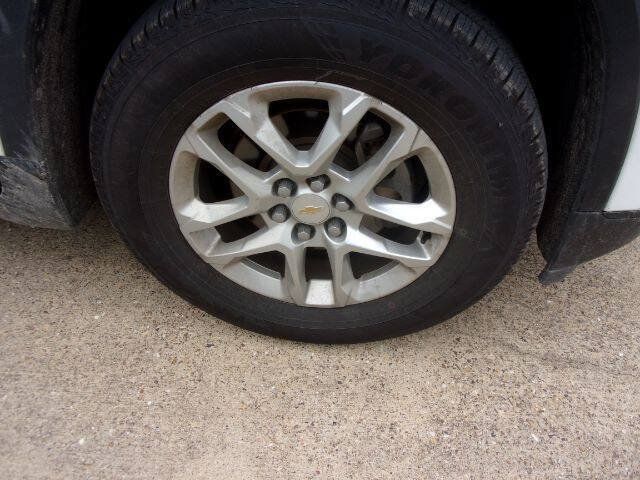 Used 2019 Chevrolet Traverse LS w/ LPO, Floor Liner Package FWD image 10