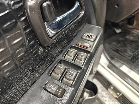 Used 2012 Chevrolet Colorado LT AWD/4WD image 32