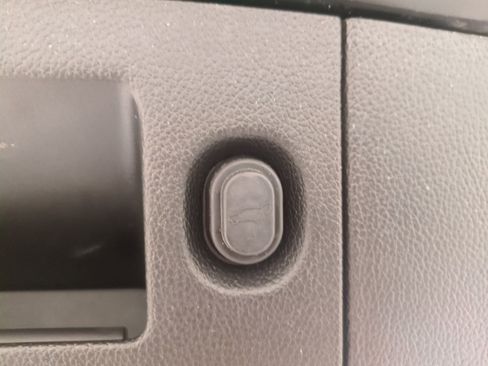 Used 2018 GMC Yukon SLT w/ Premium Edition image 14