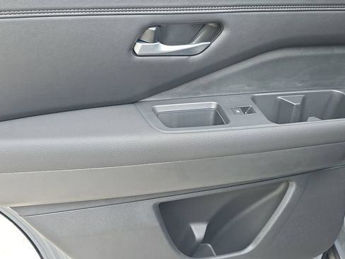 New 2026 Nissan Pathfinder Platinum AWD/4WD image 13