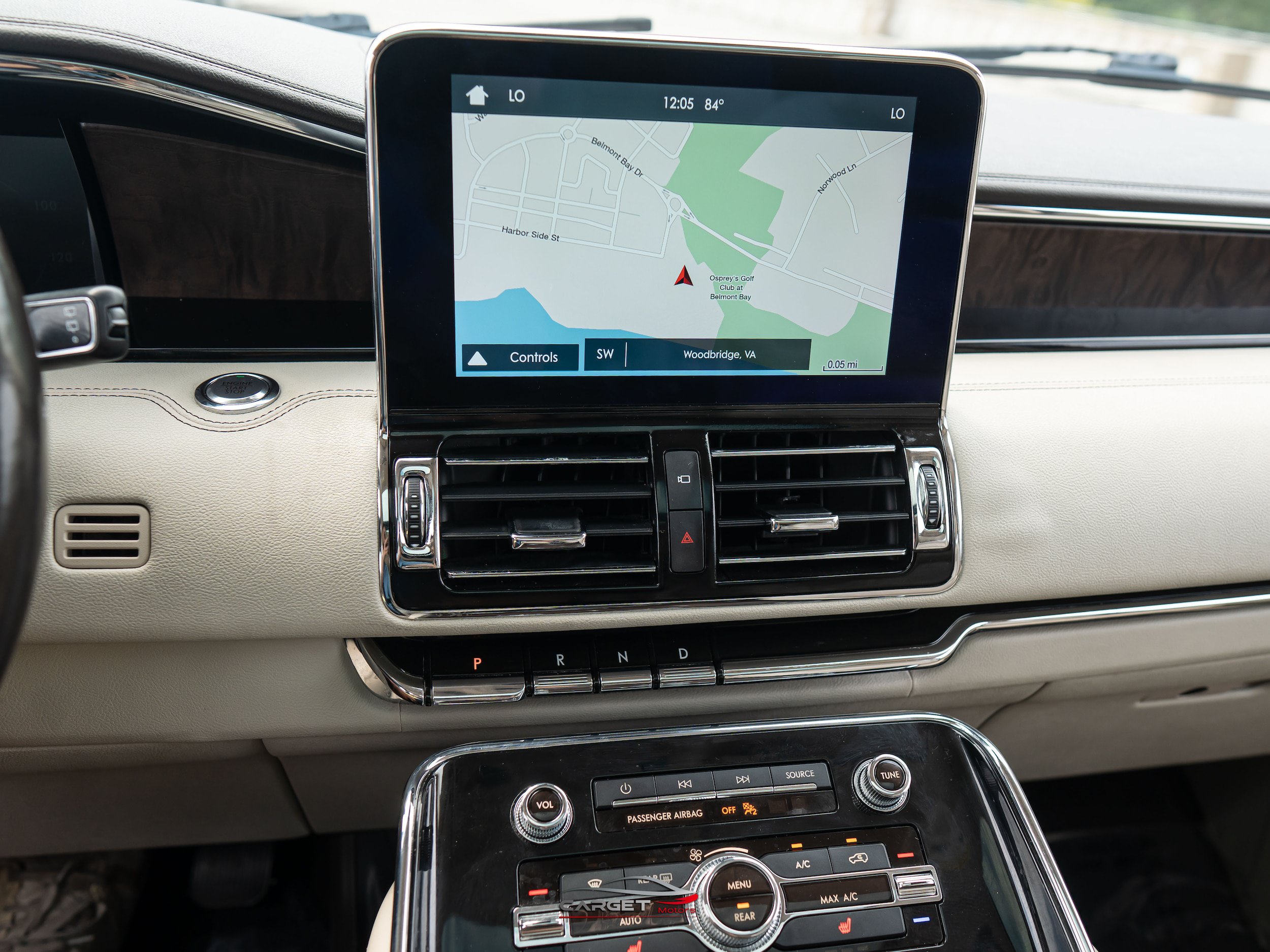 Used 2018 Lincoln Navigator Select w/ Technology Package RWD image 32