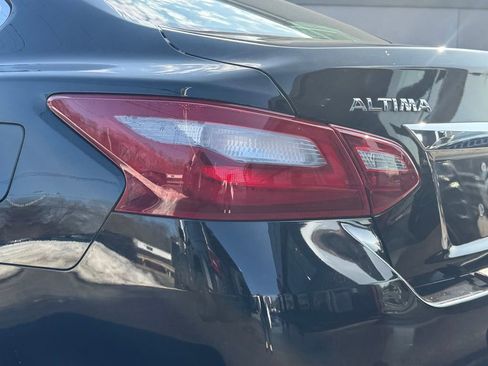Used 2018 Nissan Altima 2.5 S w/ S Convenience Package image 12