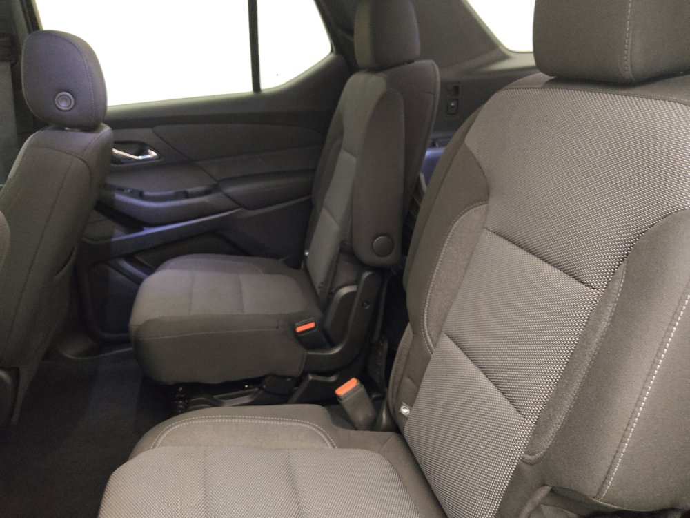 Used 2023 Chevrolet Traverse LT FWD image 18