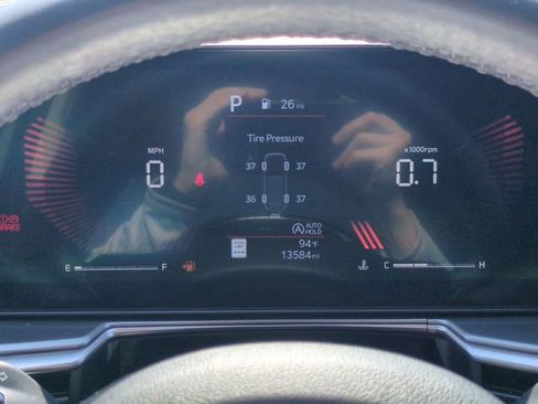 Used 2024 Kia Sorento S w/ Panoramic Sunroof Package FWD image 18