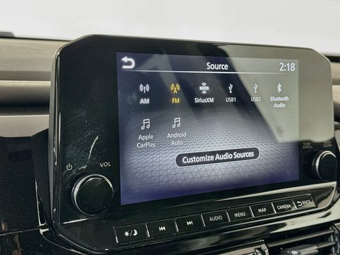 Used 2025 Nissan Pathfinder SL FWD image 21