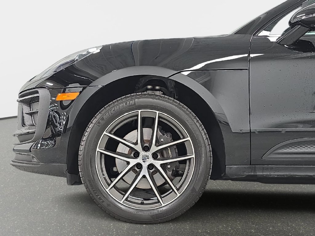 Certified 2026 Porsche Macan AWD/4WD image 10