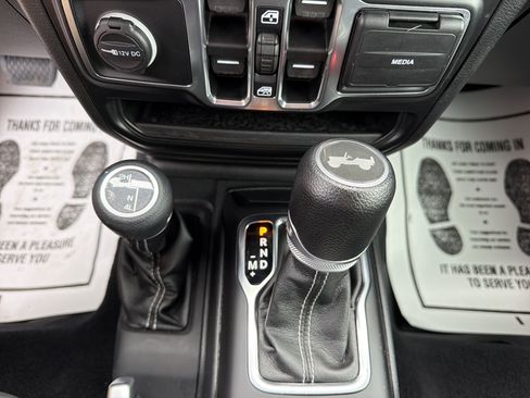 Used 2021 Jeep Wrangler Unlimited Sahara w/ Dual Top Group AWD/4WD image 24