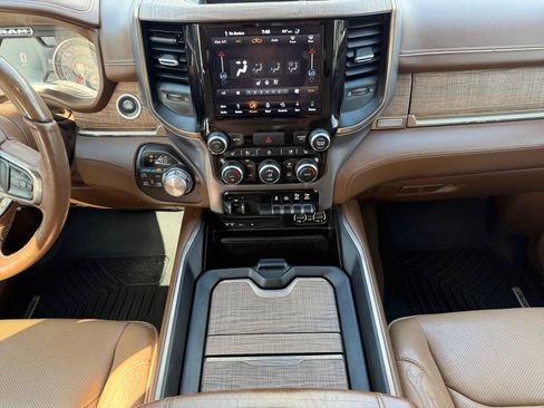 Used 2019 RAM 1500 Limited AWD/4WD image 18