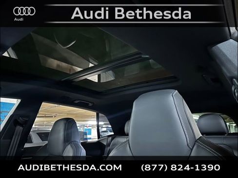 New 2026 Audi SQ8 Prestige image 23