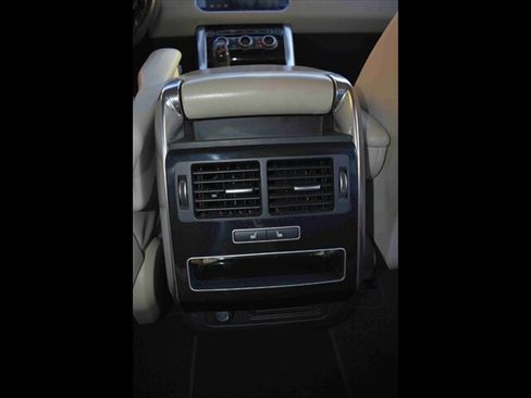 Used 2017 Land Rover Range Rover Sport HSE image 28