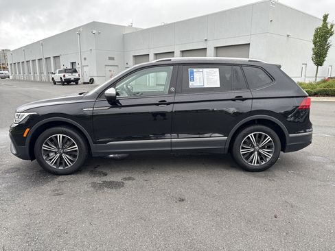 Used 2024 Volkswagen Tiguan Wolfsburg Edition FWD image 6