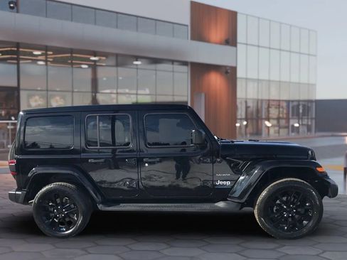 Used 2023 Jeep Wrangler Unlimited Sahara w/ Cold Weather Group image 4