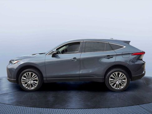Used 2022 Toyota Venza XLE AWD/4WD image 6
